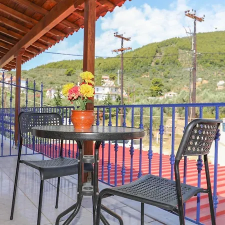 Ftelia Skiathos Town